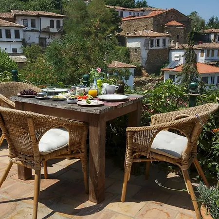 לינה וארוחת בוקר Terrace Sirince *