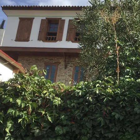 Oda ve Kahvaltı Terrace Sirince